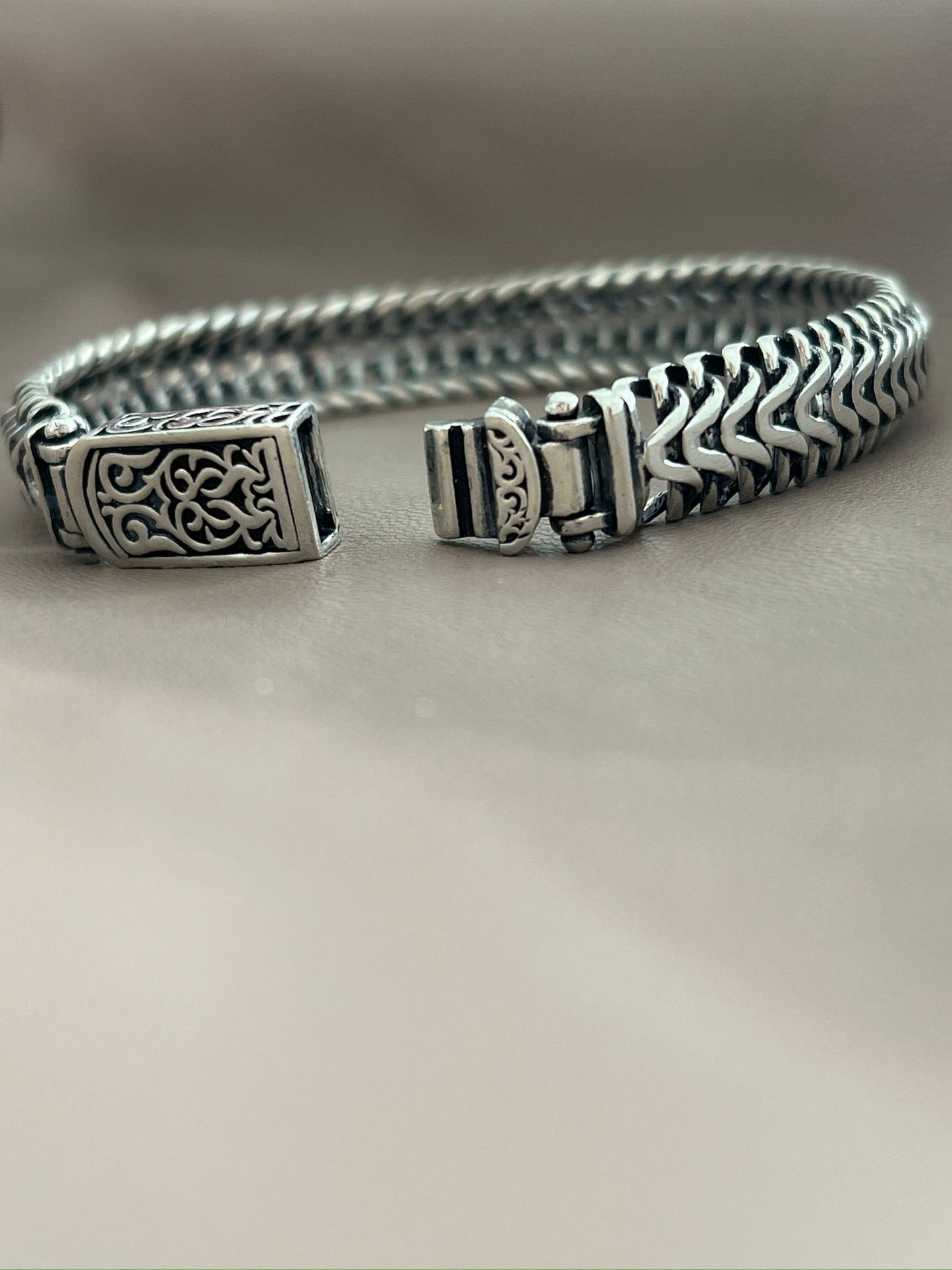 VINTAGE EL İŞİ 925 AYAR GÜMÜŞ BİLEKLİK