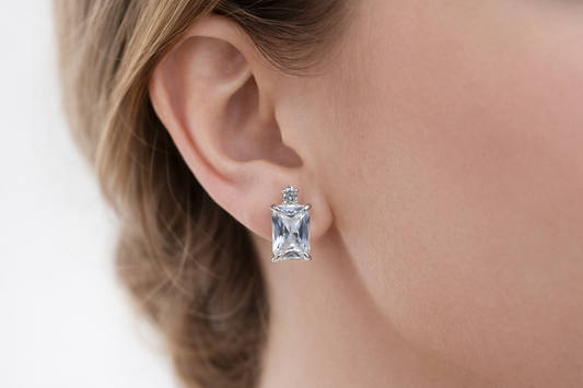 KARE BEYAZ  BAGET TAŞLI 925 AYAR KÜPE