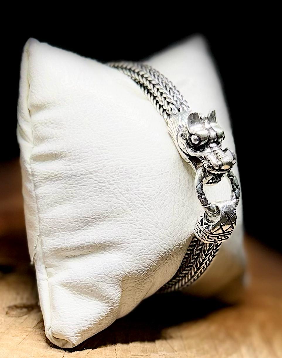 EJDERHA NEFESİ KİLİTLİ KESKİN GÖVDE 925 AYAR GÜMÜŞ BİLEKLİK